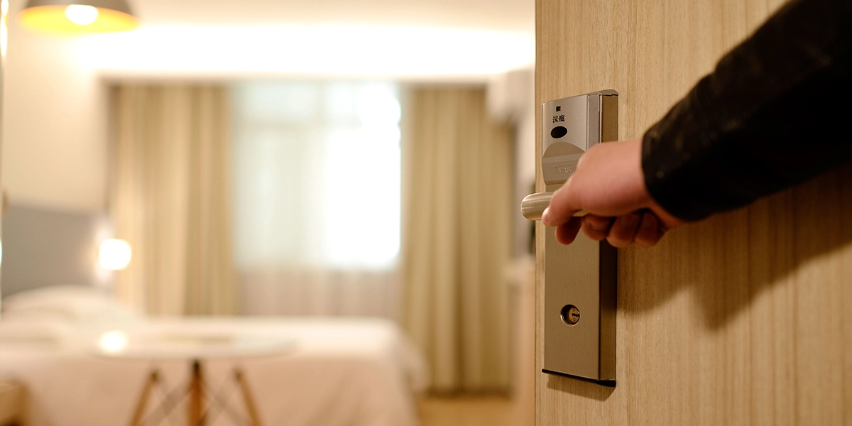 Hotel Gołębiewski i Książulo kryzys wizerunkowy w erze algorytmów